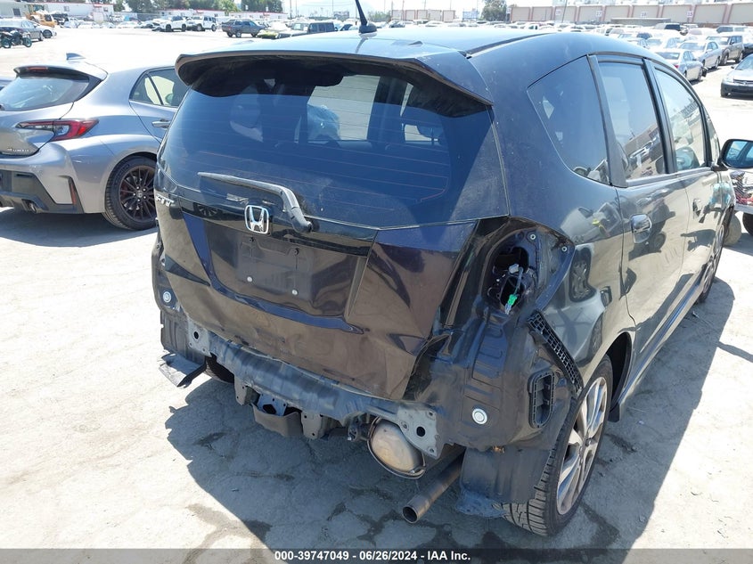 2013 Honda Fit Sport VIN: JHMGE8H66DC053859 Lot: 39747049
