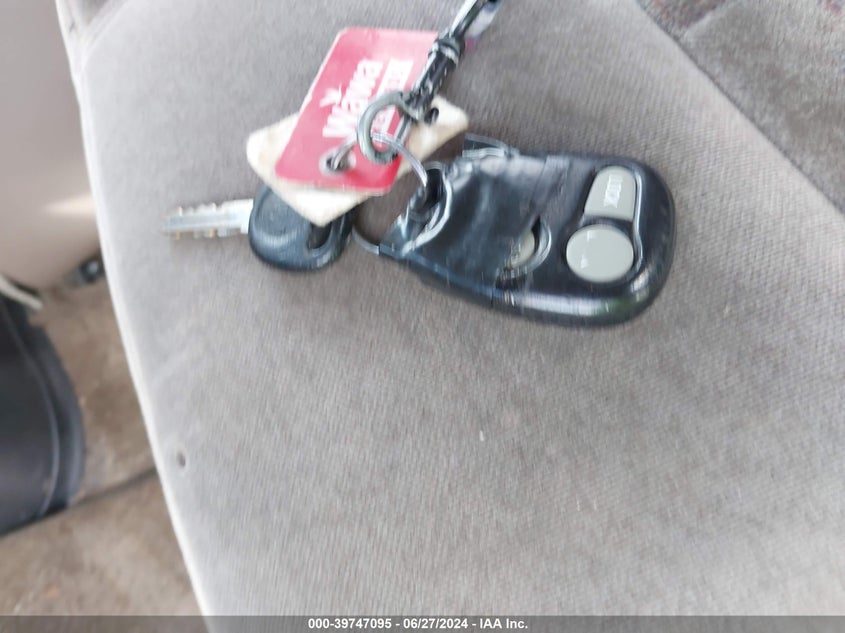 2002 Chevrolet Express Lt VIN: 1GNFG65R221119253 Lot: 39747095