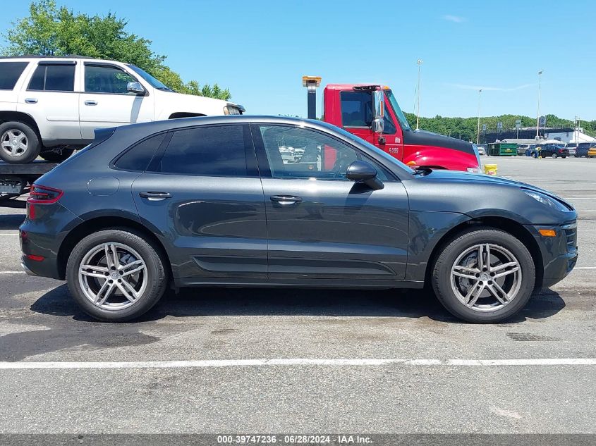 2018 Porsche Macan S VIN: WP1AB2A54JLB35775 Lot: 39747236