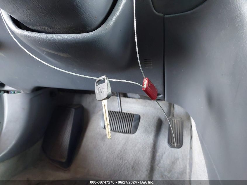 2000 Toyota Camry Ce/Le/Xle VIN: 4T1BG22K5YU739654 Lot: 39747270