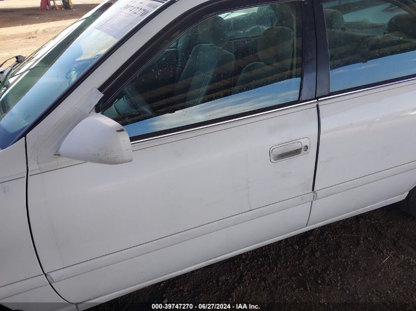 2000 Toyota Camry Ce/Le/Xle VIN: 4T1BG22K5YU739654 Lot: 39747270