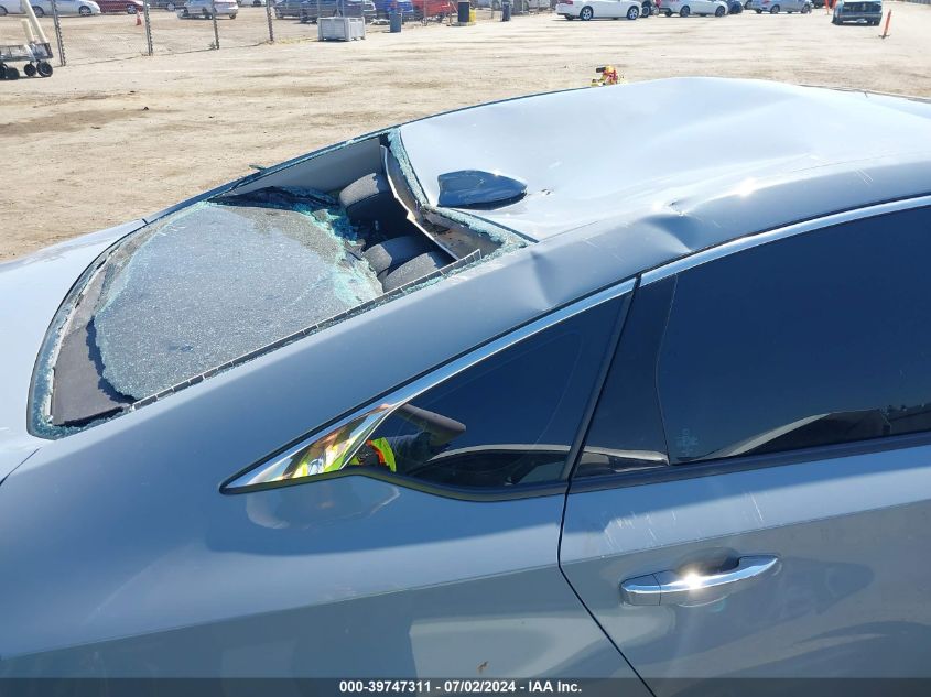 2022 Honda Accord Hybrid Touring VIN: 1HGCV3F95NA006983 Lot: 39747311