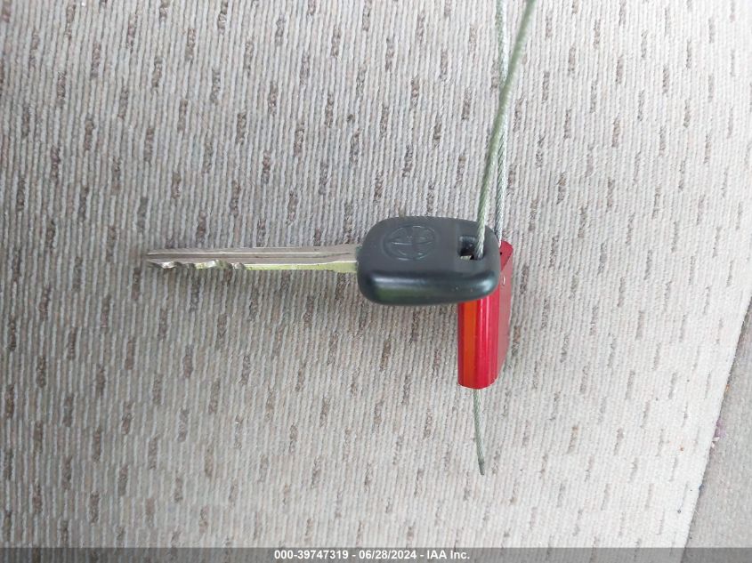 2004 Toyota Camry Le/Xle/Se VIN: 4T1BE32K74U926612 Lot: 39747319