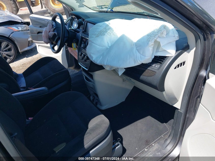 2019 DODGE GRAND CARAVAN SE - 2C4RDGBG1KR718681