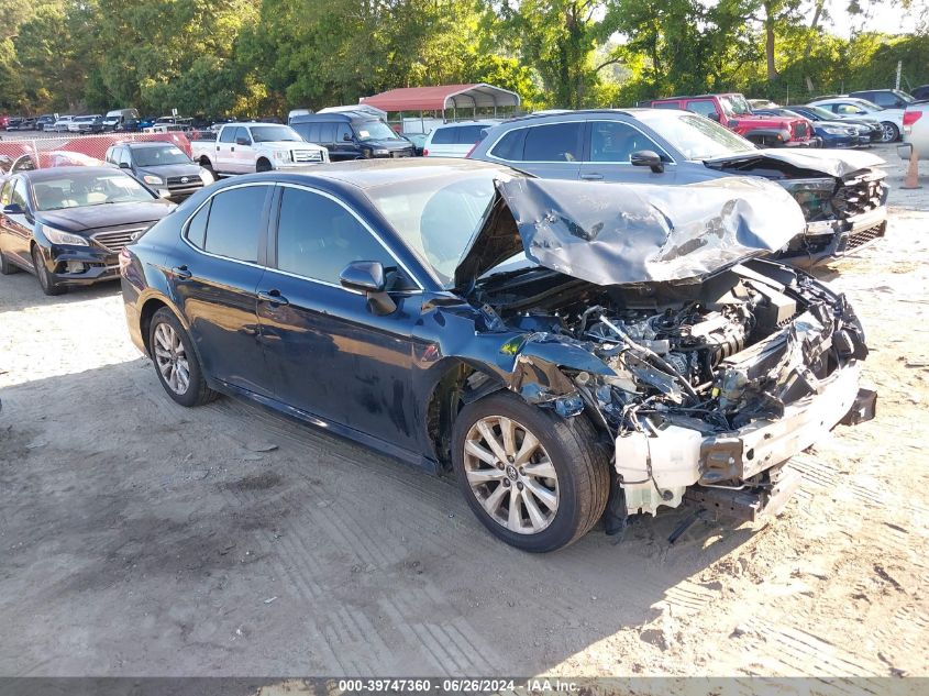 4T1B11HK7JU585215 2018 TOYOTA CAMRY - Image 1