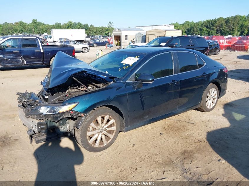 4T1B11HK7JU585215 2018 TOYOTA CAMRY - Image 2