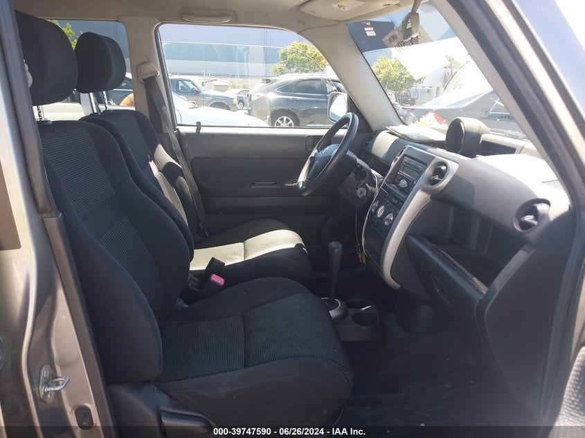 2004 Scion Xb VIN: JTLKT324840159554 Lot: 39747590