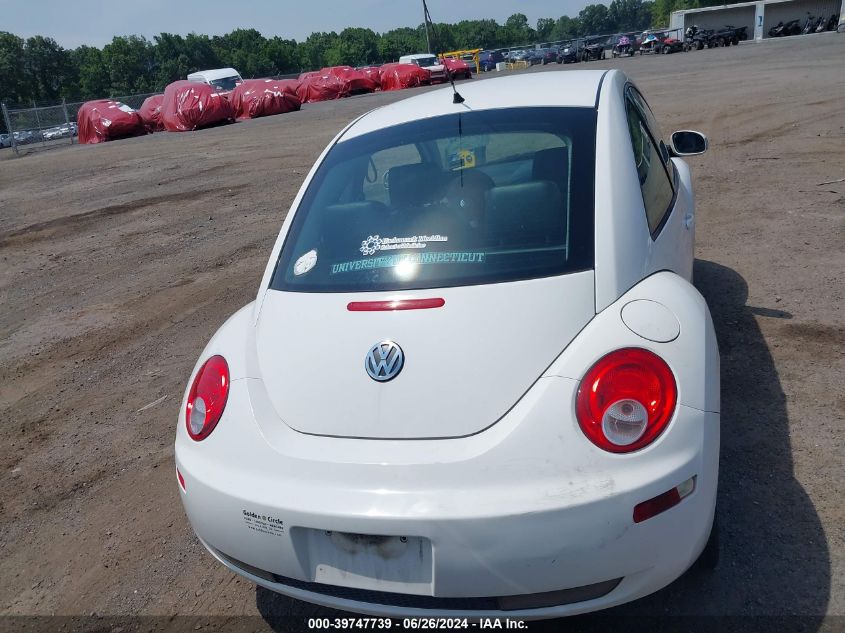 2010 Volkswagen New Beetle 2.5L Final Edition VIN: 3VWPW3AG0AM011098 Lot: 39747739