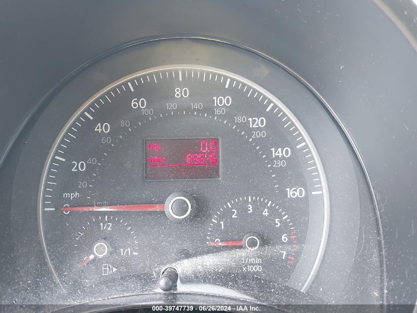 2010 Volkswagen New Beetle 2.5L Final Edition VIN: 3VWPW3AG0AM011098 Lot: 39747739