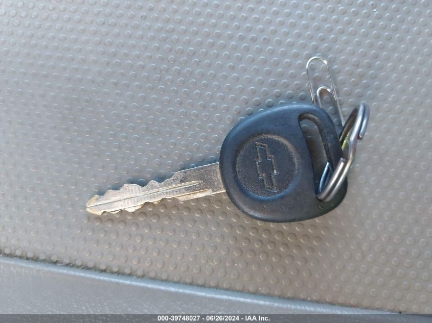 2001 Chevrolet Tahoe Lt VIN: 1GNEC13TX1R174767 Lot: 39748027