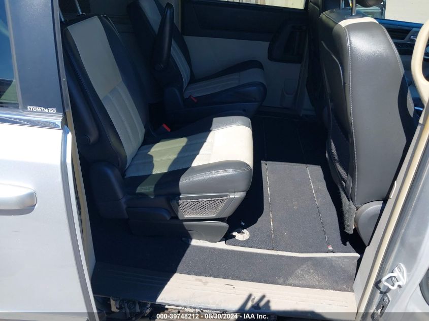 2010 Chrysler Town & Country Touring VIN: 2A4RR5DX9AR290337 Lot: 39748212