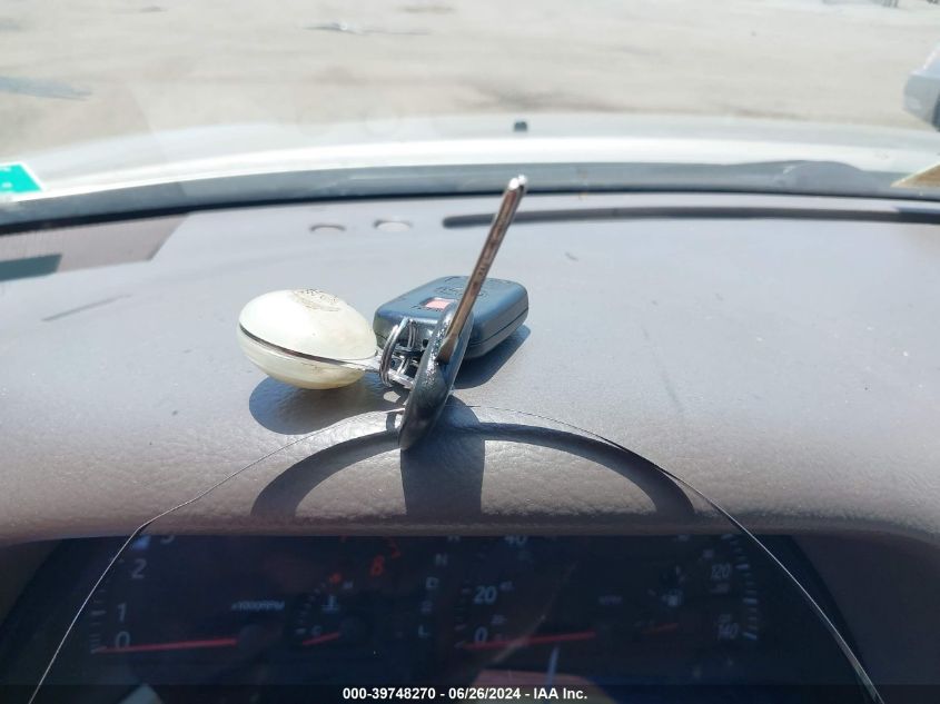 2004 Toyota Camry Le VIN: 4T1BE32K44U830520 Lot: 39748270