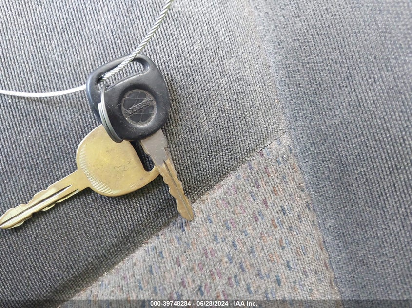 2003 Chevrolet Silverado C1500 VIN: 2GCEC19T131109690 Lot: 39748284