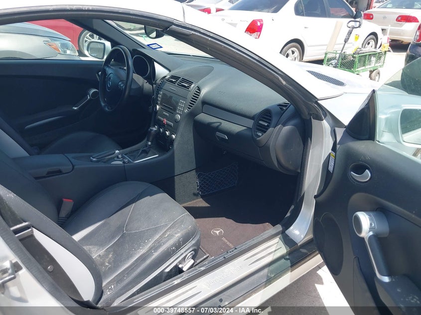 2006 Mercedes-Benz Slk 280 VIN: WDBWK54F36F118869 Lot: 39748557