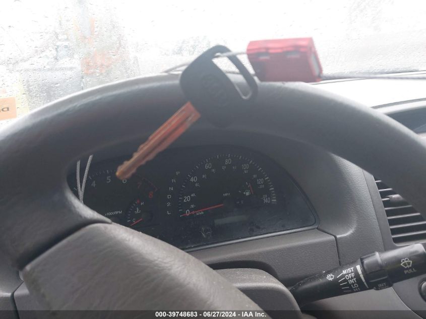 2004 Toyota Camry Le VIN: 4T1BE32K74U926206 Lot: 39748683