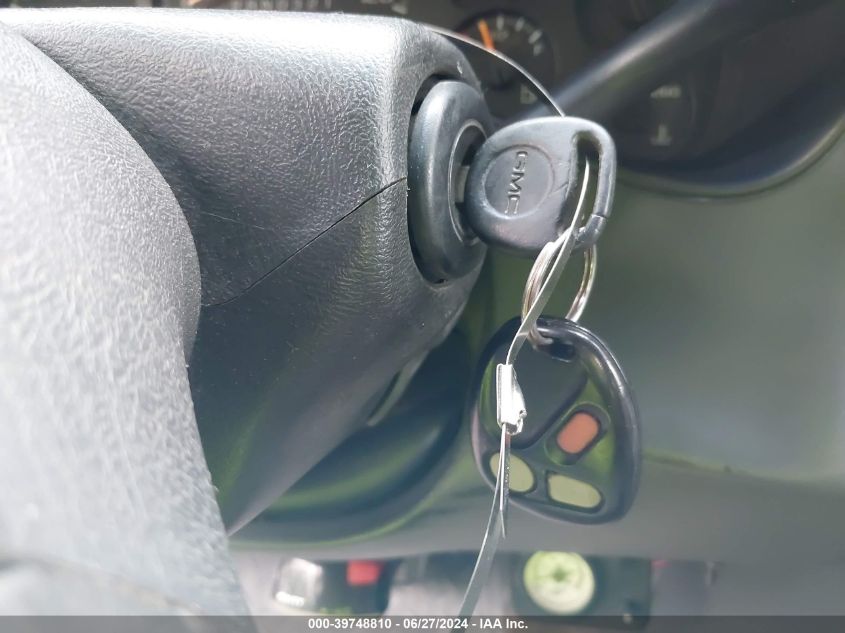 2006 GMC Sierra K2500 Heavy Duty VIN: 1GTHK23UX6F130932 Lot: 39748810