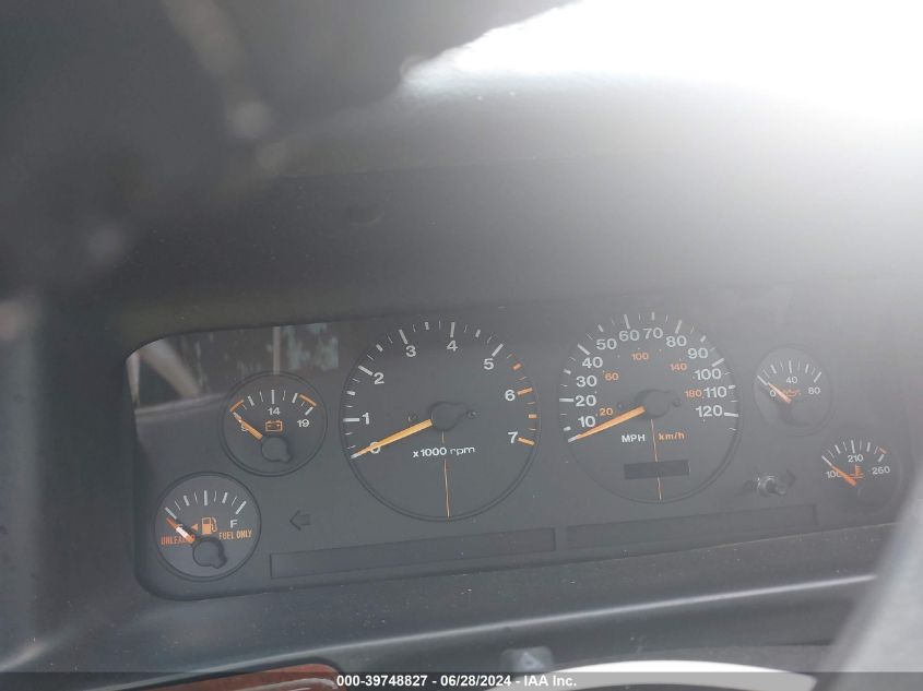 1998 Jeep Grand Cherokee Limited VIN: 1J4GZ78Y4WC136625 Lot: 39748827