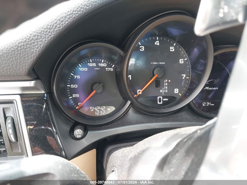 2018 Porsche Macan Sport Edition VIN: WP1AA2A55JLB15036 Lot: 39748843