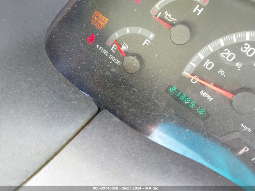 2000 Ford F150 VIN: 1FTRX17L2YKA03913 Lot: 39748958