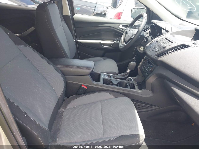 VIN 1FMCU0GD6HUE64971 2017 FORD ESCAPE SE