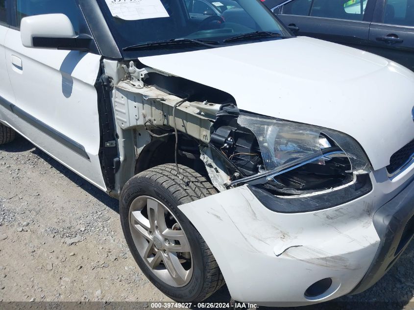 2010 Kia Soul + VIN: KNDJT2A20A7137682 Lot: 39749027