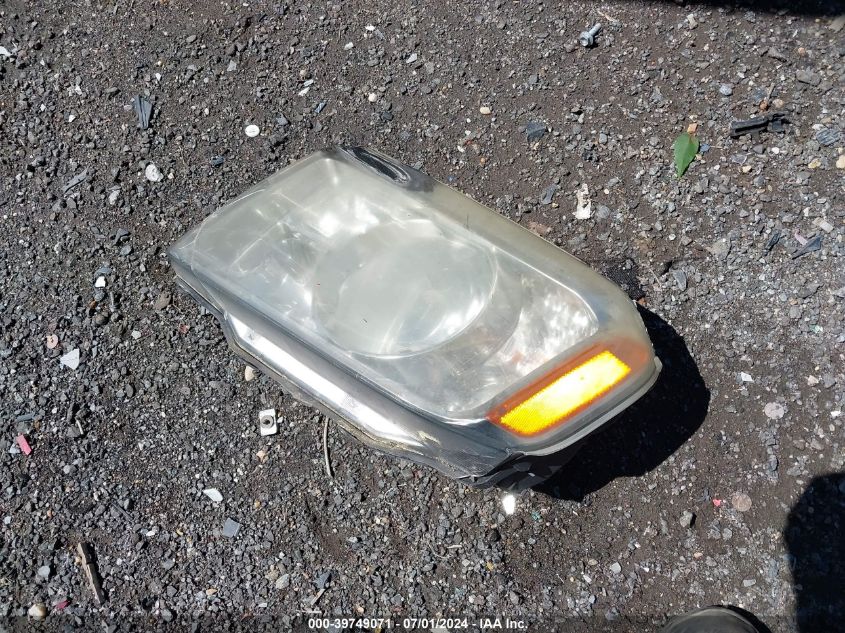 2011 Honda Pilot Touring VIN: 5FNYF4H9XBB086286 Lot: 39749071