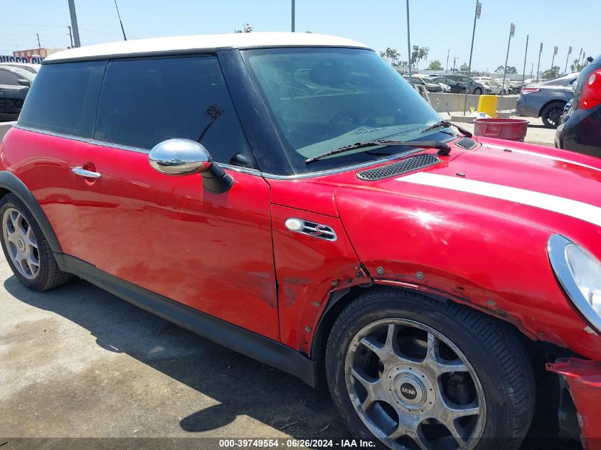 2006 Mini Cooper S VIN: WMWRE33556TJ33780 Lot: 39749554