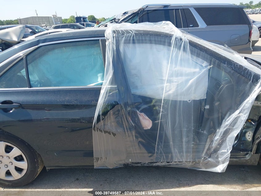 2016 Toyota Camry Le VIN: 4T4BF1FK1GR560779 Lot: 39749587