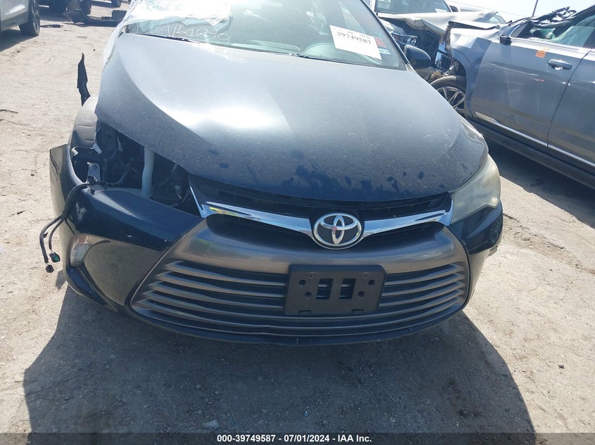 2016 Toyota Camry Le VIN: 4T4BF1FK1GR560779 Lot: 39749587