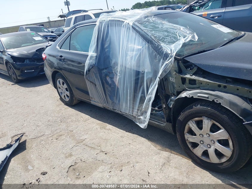 2016 Toyota Camry Le VIN: 4T4BF1FK1GR560779 Lot: 39749587