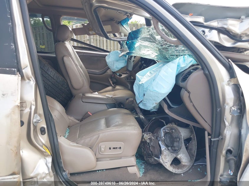 2002 Toyota Sequoia Sr5 V8 VIN: 5TDBT44A82S079170 Lot: 39749610