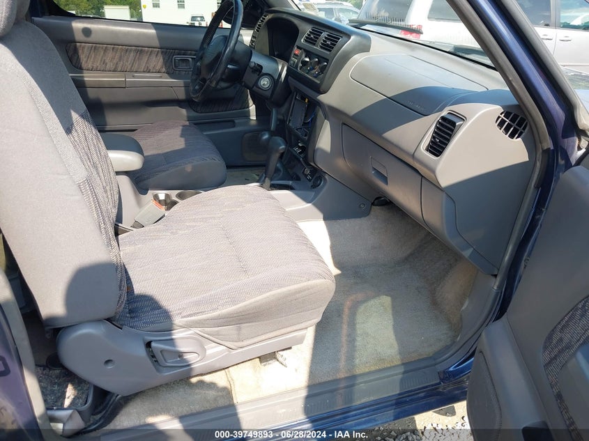2000 Nissan Frontier King Cab Xe/King Cab Se VIN: 1N6ED26Y7YC370355 Lot: 39749893