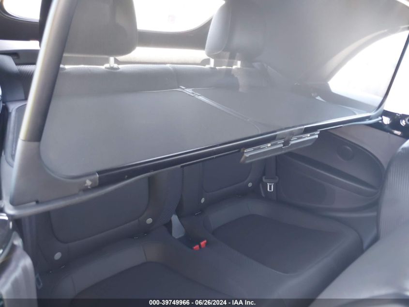 2013 Volkswagen Beetle 2.0T VIN: 3VW7T7AT1DM833166 Lot: 39749966