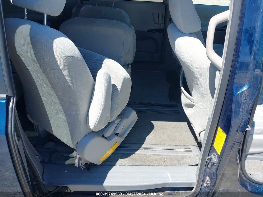 2011 Toyota Sienna Le V6 VIN: 5TDKK3DC9BS006775 Lot: 39749969