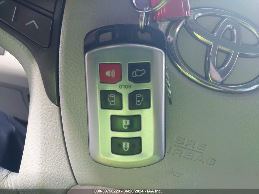 2011 Toyota Sienna Xle V6 VIN: 5TDYK3DC6BS176005 Lot: 39750223