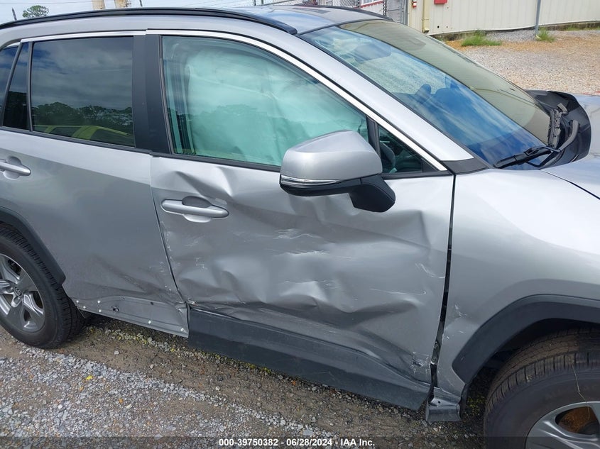 2022 TOYOTA RAV4 XLE/XLE PREMIUM - 2T3W1RFV4NW190404