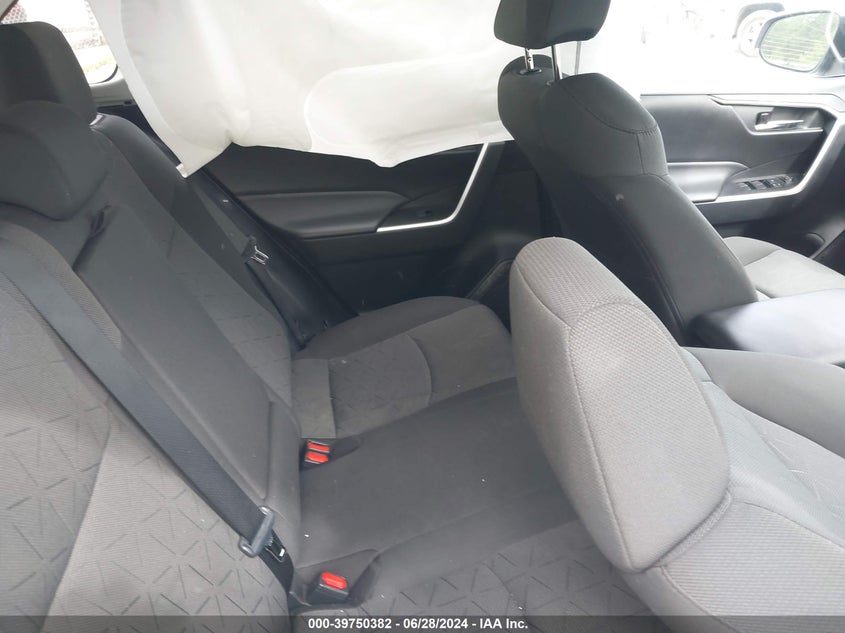 2022 TOYOTA RAV4 XLE/XLE PREMIUM - 2T3W1RFV4NW190404