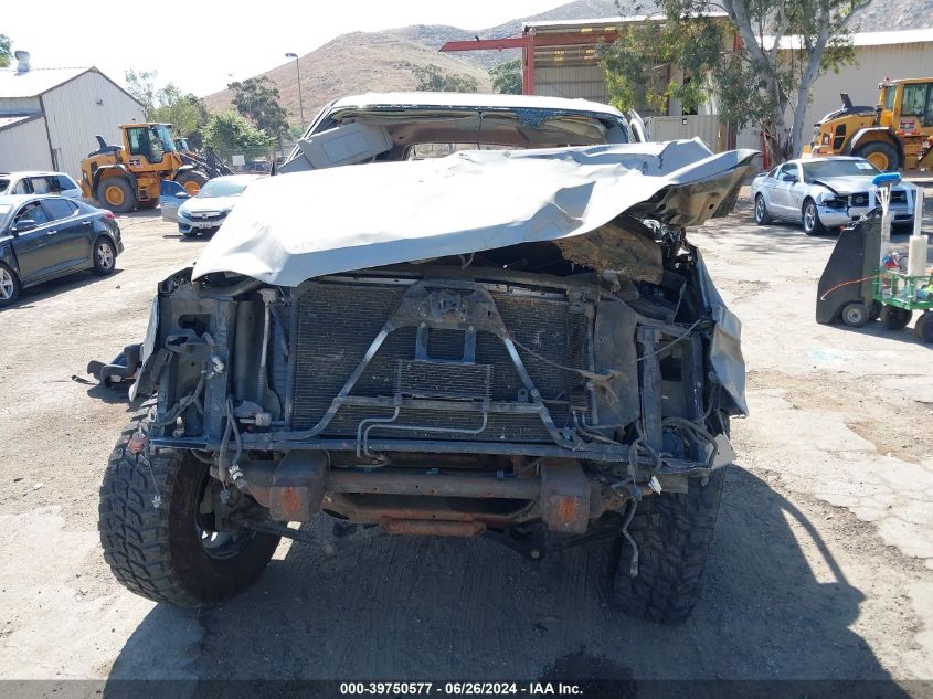 2000 Chevrolet Suburban 1500 Ls VIN: 3GNEC16T5YG177582 Lot: 39750577