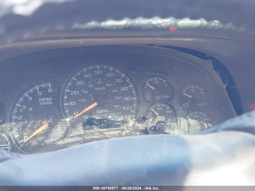 2000 Chevrolet Suburban 1500 Ls VIN: 3GNEC16T5YG177582 Lot: 39750577