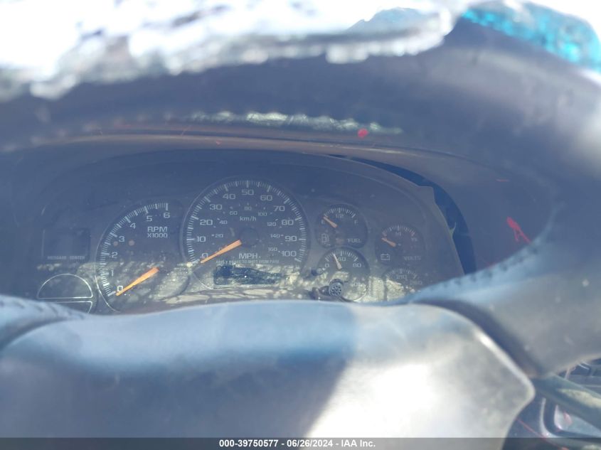 2000 Chevrolet Suburban 1500 Ls VIN: 3GNEC16T5YG177582 Lot: 39750577