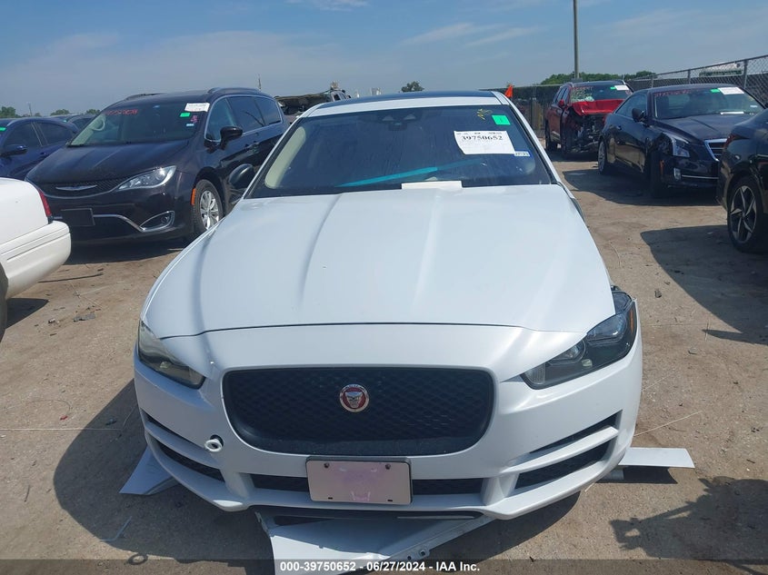 2018 JAGUAR XE PREMIUM - SAJAJ4FXXJCP21988