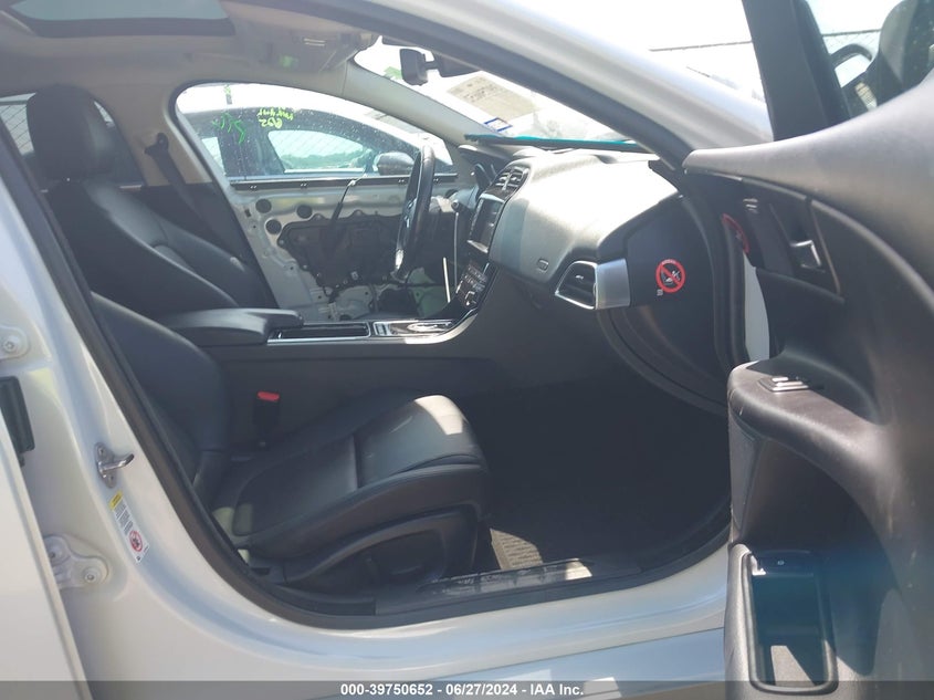 2018 JAGUAR XE PREMIUM - SAJAJ4FXXJCP21988