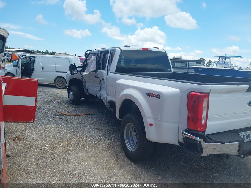 2024 FORD F-350 (VIN: 1FT8W3DT3RED80197
