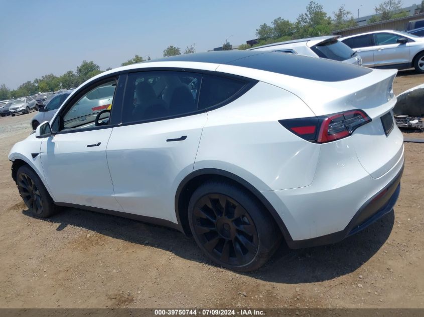 2021 Tesla Model Y Long Range Dual Motor All-Wheel Drive VIN: 5YJYGAEE8MF300644 Lot: 39750744