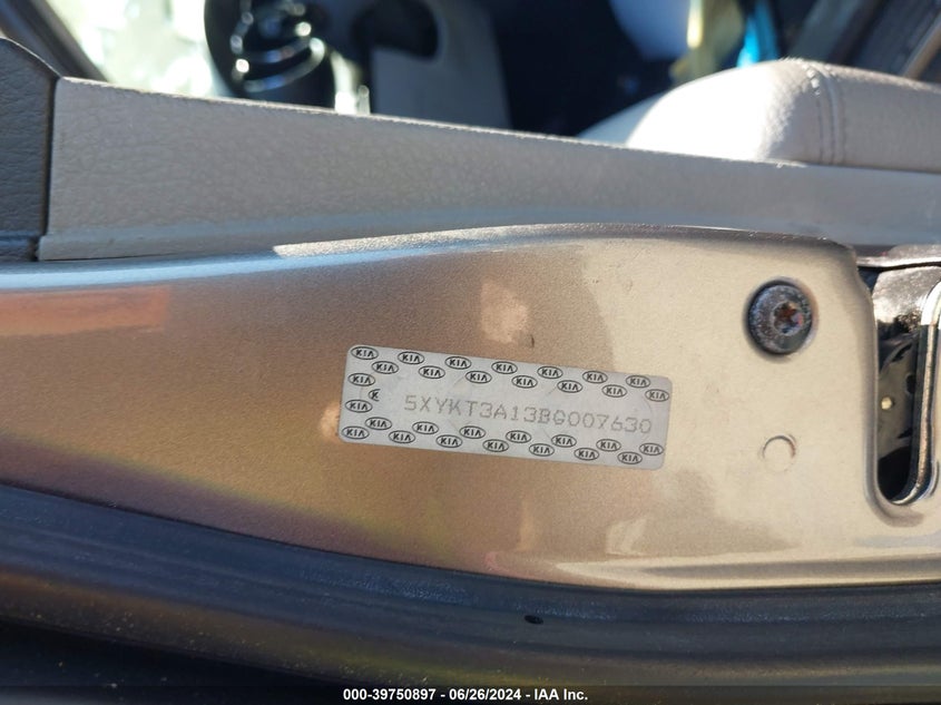 2011 Kia Sorento Lx VIN: 5XYKT3A13BG007630 Lot: 39750897