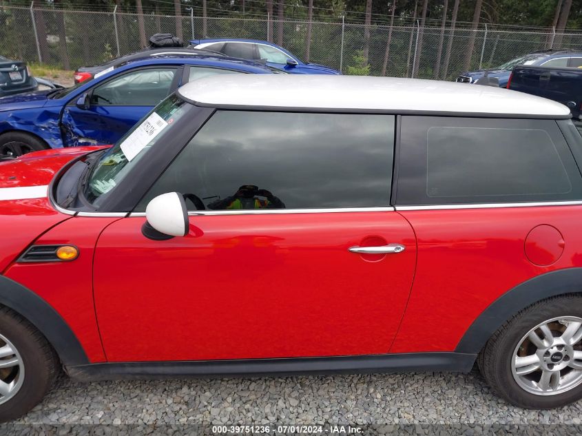 2013 Mini Hardtop Cooper VIN: WMWSU3C5XDT372193 Lot: 39751236