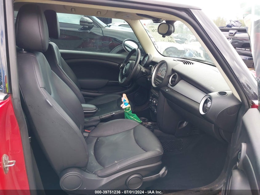 2013 Mini Hardtop Cooper VIN: WMWSU3C5XDT372193 Lot: 39751236