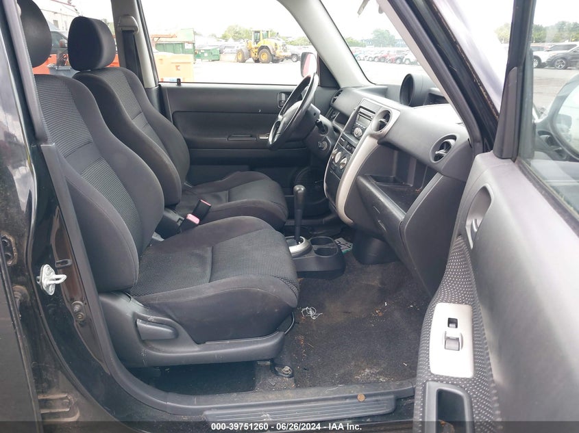 2006 Scion Xb VIN: JTLKT324764050692 Lot: 39751260