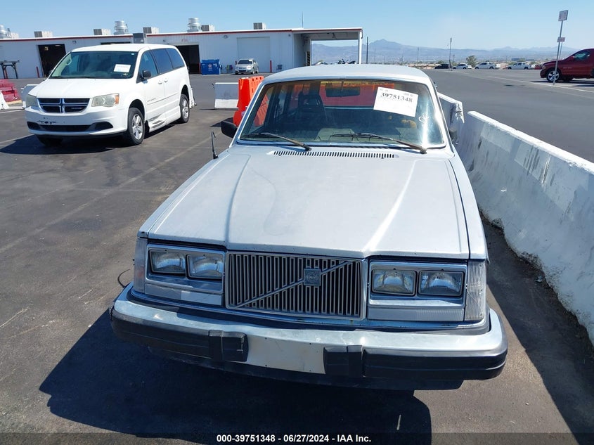 1982 Volvo 245 Dl VIN: YV1AX7751C1390464 Lot: 39751348