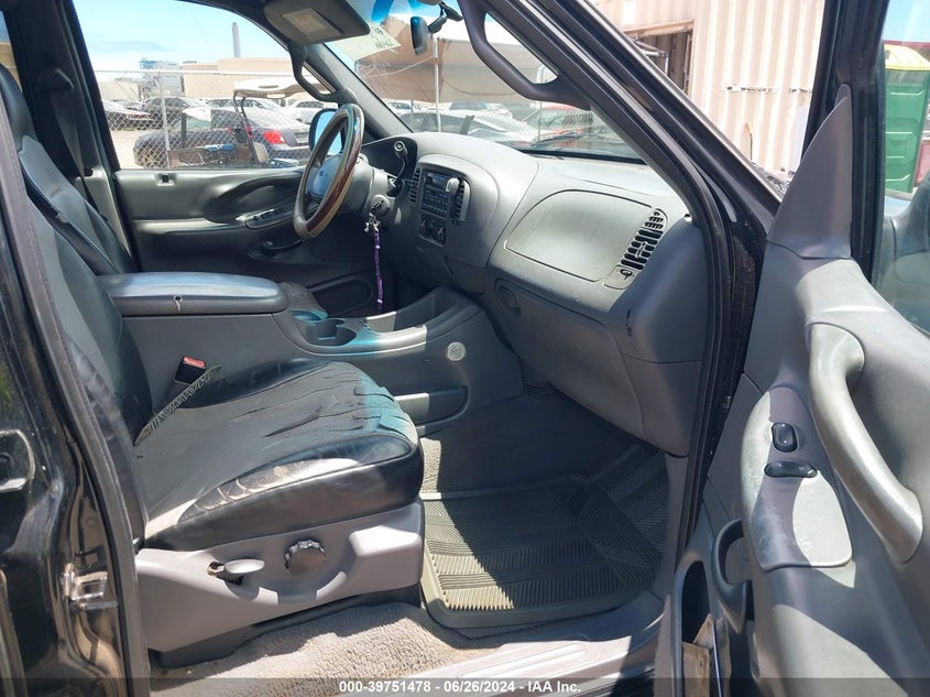 2001 Ford Expedition Xlt VIN: 1FMRU15W91LB76765 Lot: 39751478